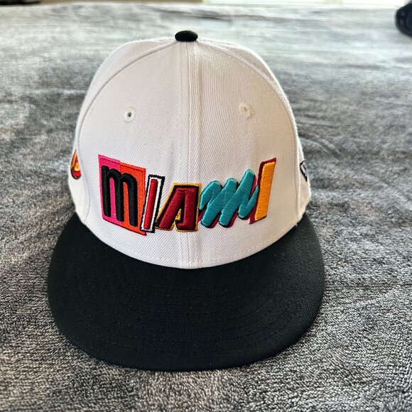NBA New Era 59Fifty Miami Heat Snapback Cap, Size 7 3/8" (58.7 cm) - Picture 2 of 7